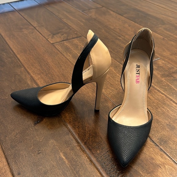 NWOT heels - Picture 1 of 4